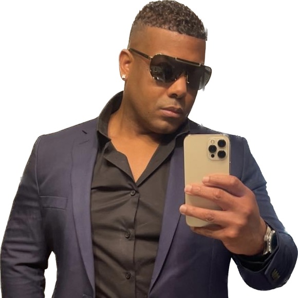 Meet your Posher, Brandon. - Picture 2 of 7